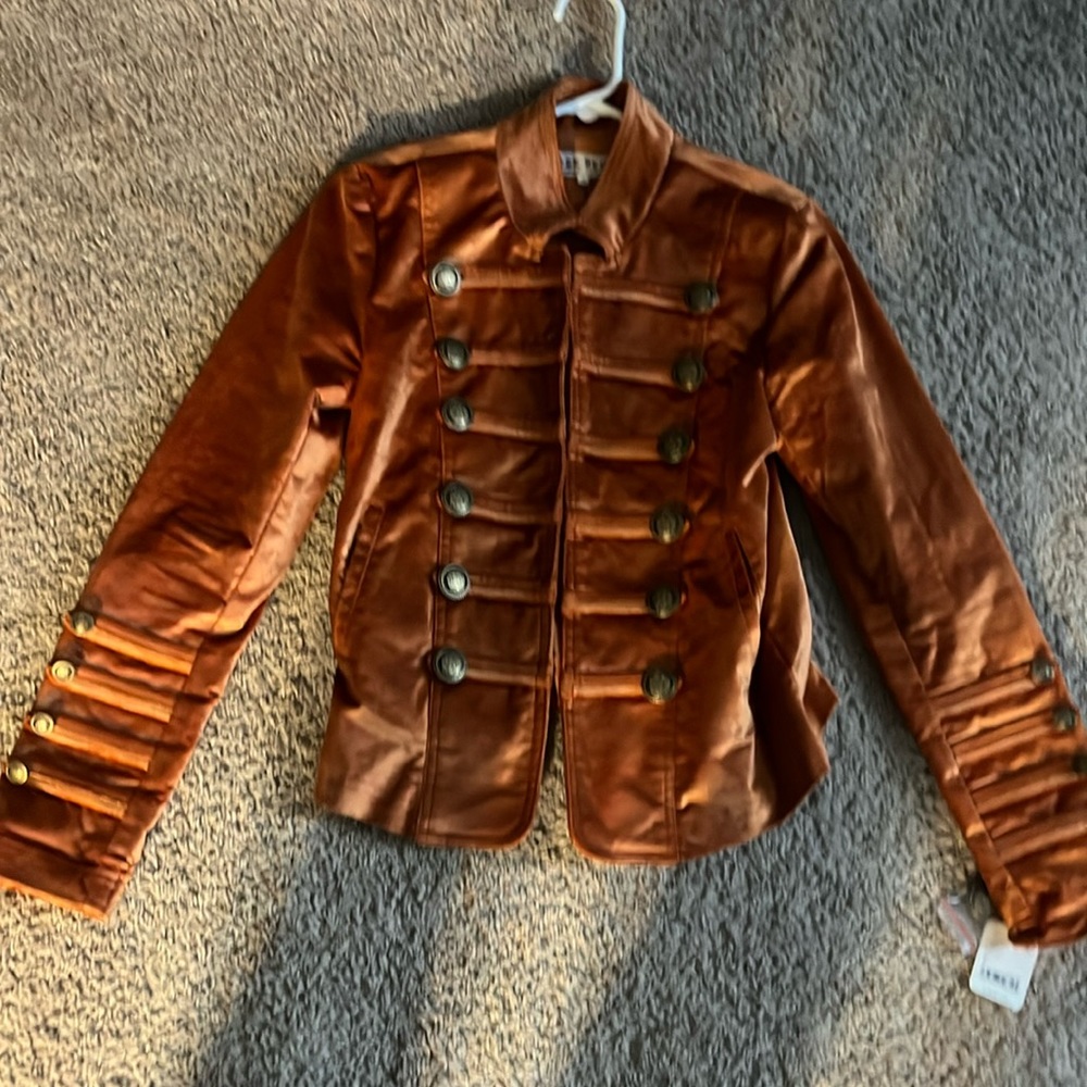 Like new small velvet military jacket! Have tags and bag and extra buttons.